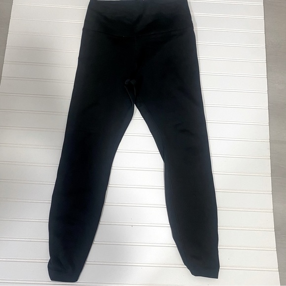 Nike Dri Fit Leggings with Scrunched Legs Size Medium color Black - Picture 1 of 8